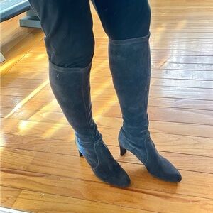Weitzmen boots..Grey suede